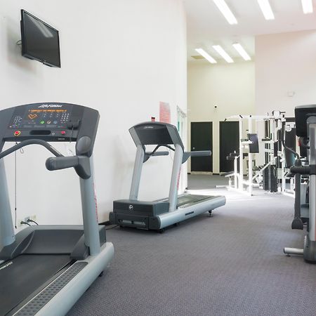 Holiday Inn Monterrey-Parque Fundidora By Ihg Exterior photo The gym at the University of Brighton