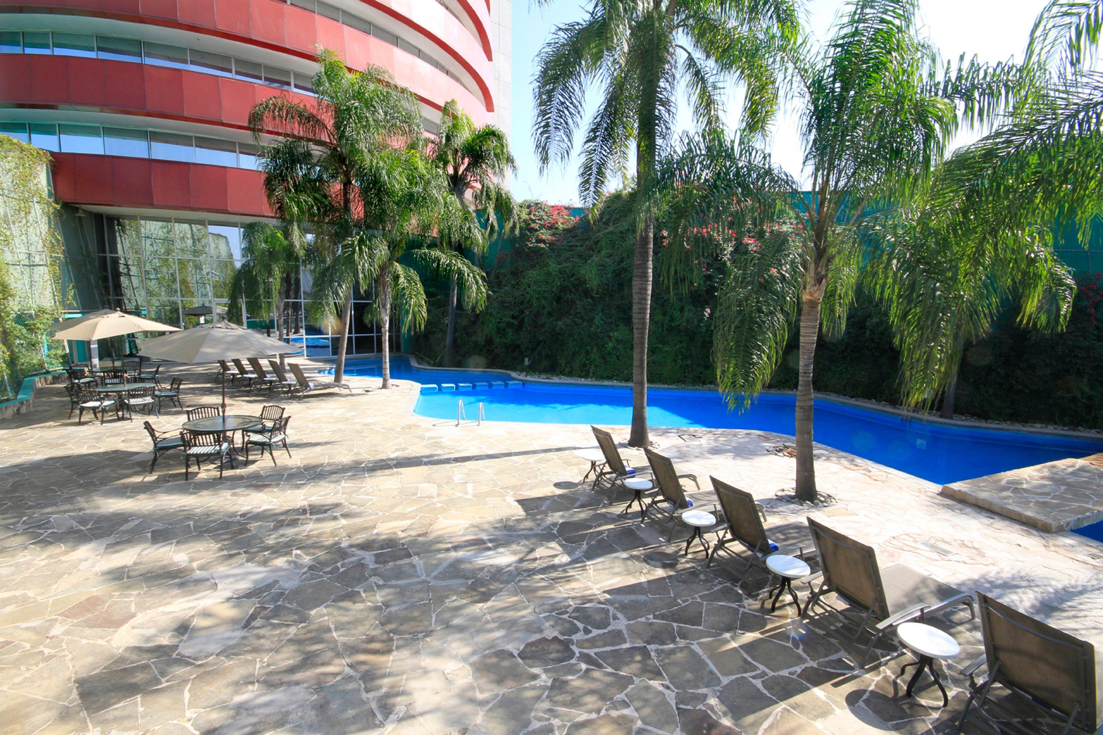 Holiday Inn Monterrey-Parque Fundidora By Ihg Exterior photo Hotel's pool