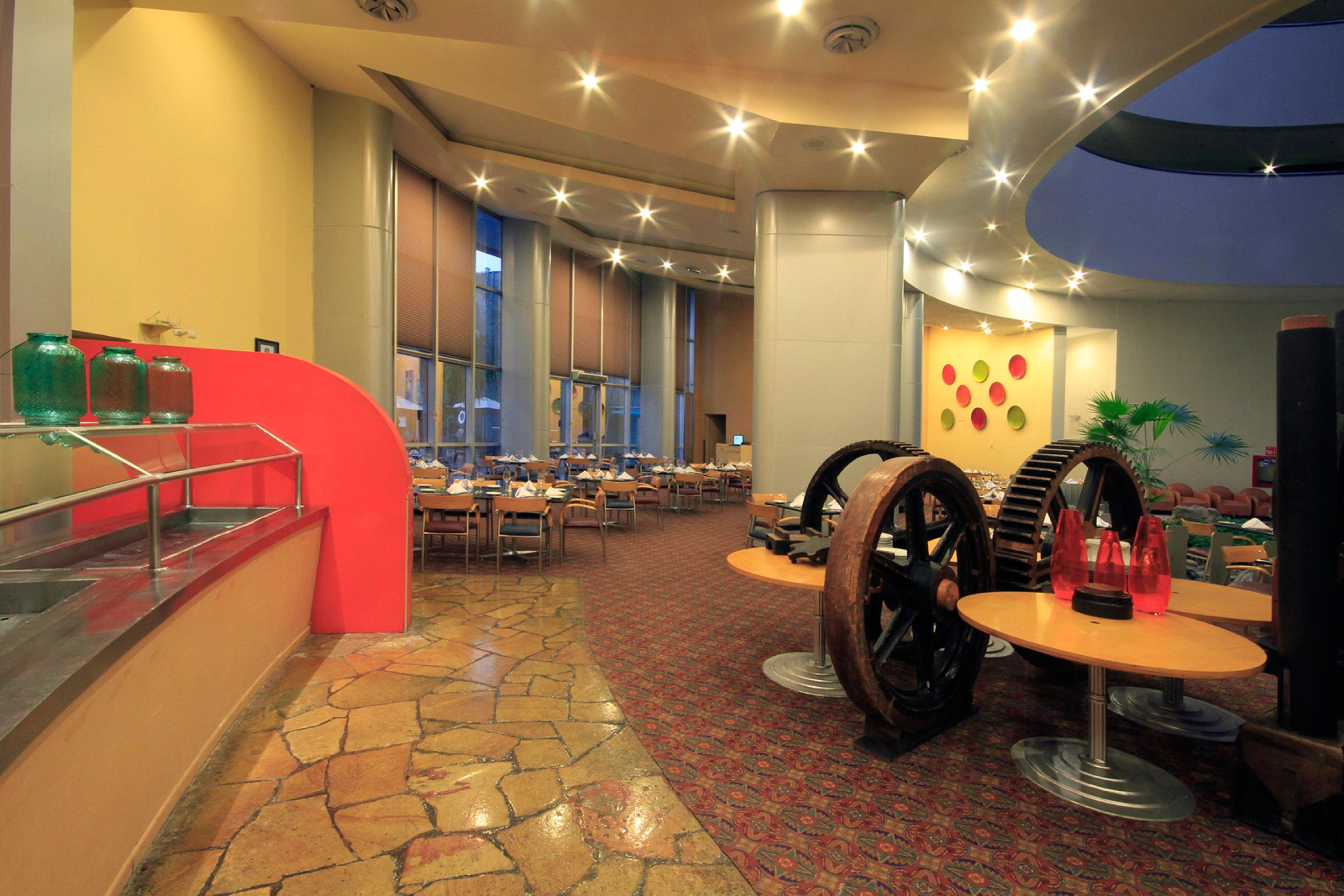 Holiday Inn Monterrey-Parque Fundidora By Ihg Exterior photo The restaurant