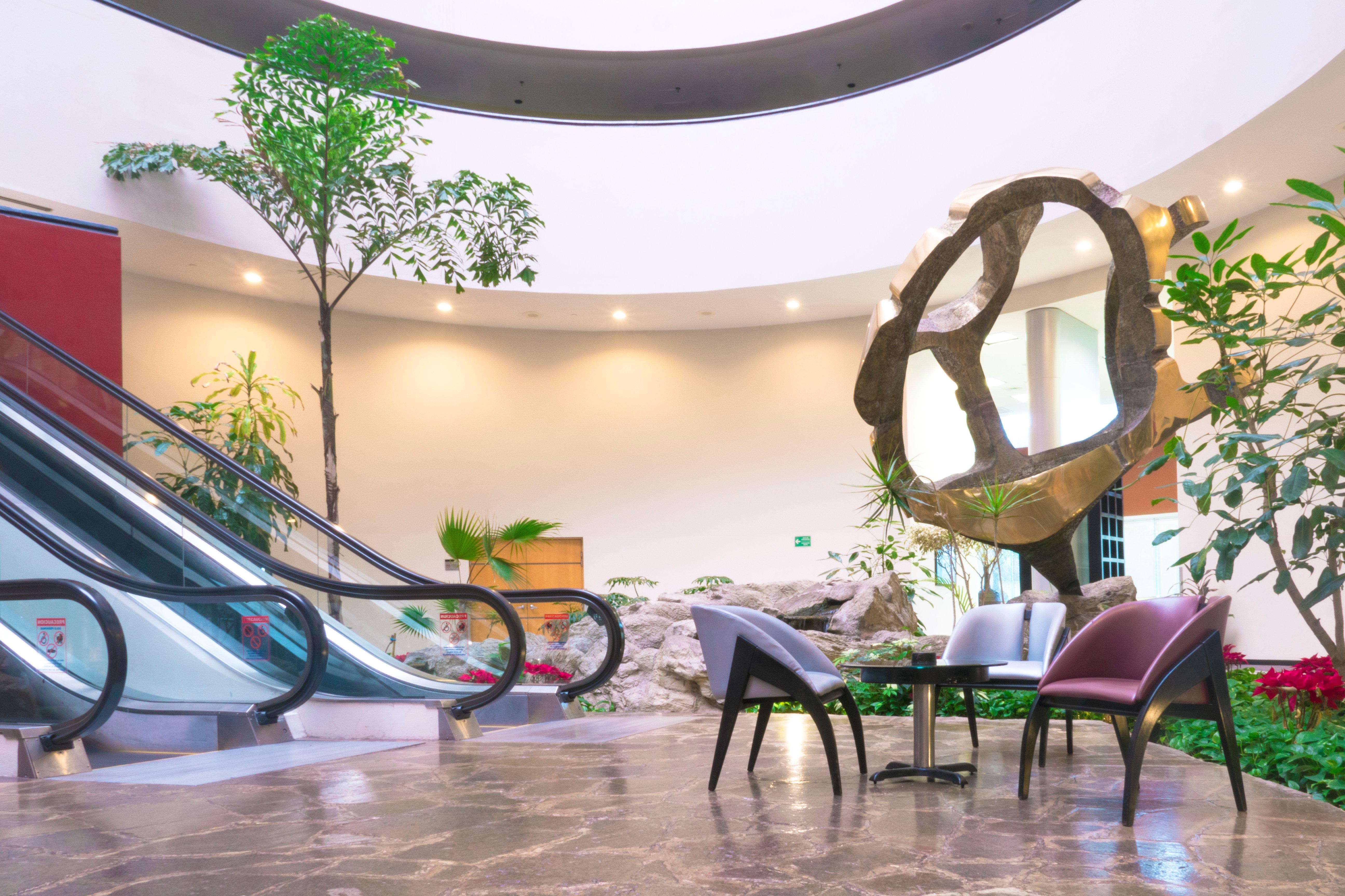 Holiday Inn Monterrey-Parque Fundidora By Ihg Exterior photo Lobby
