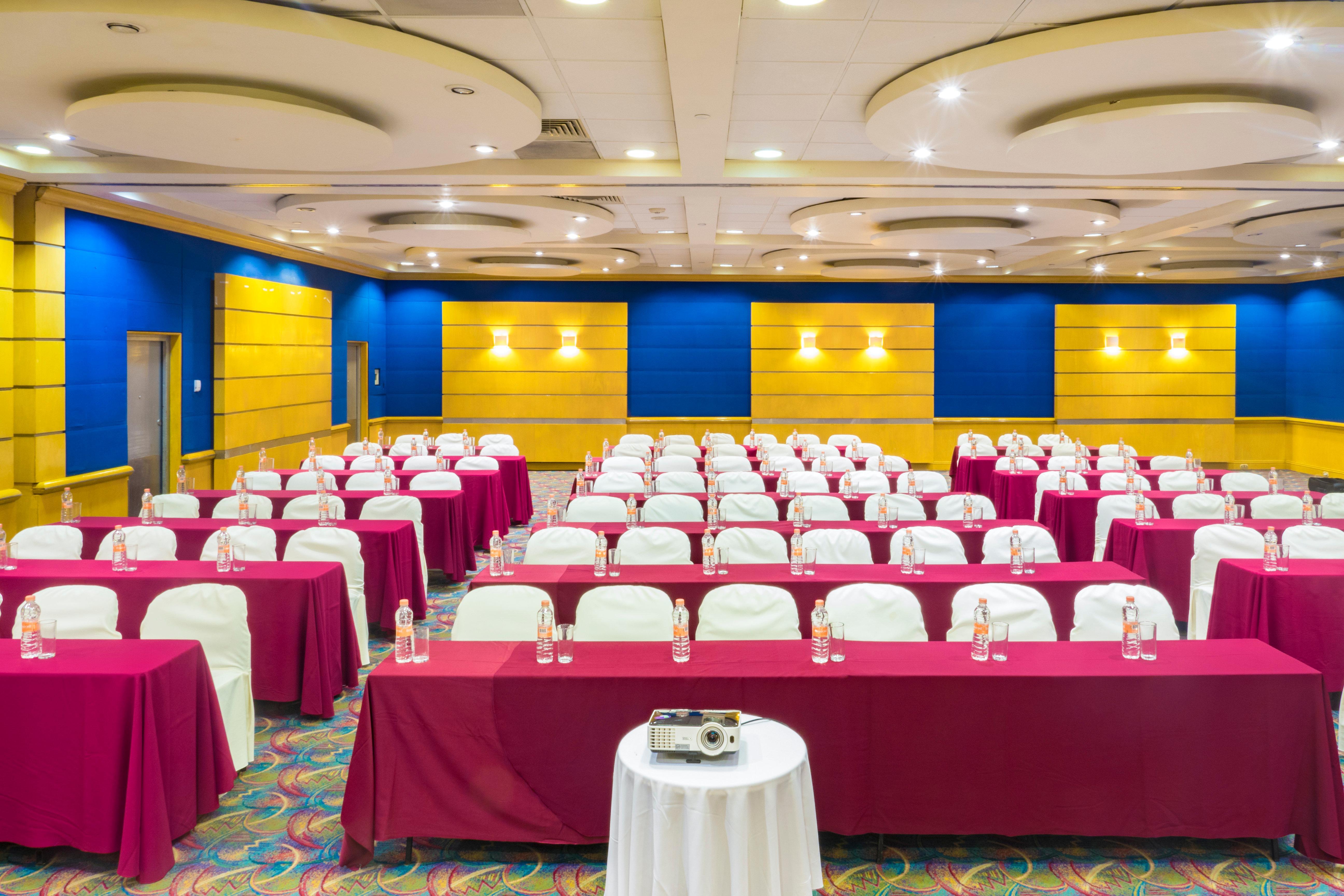 Holiday Inn Monterrey-Parque Fundidora By Ihg Exterior photo The ballroom