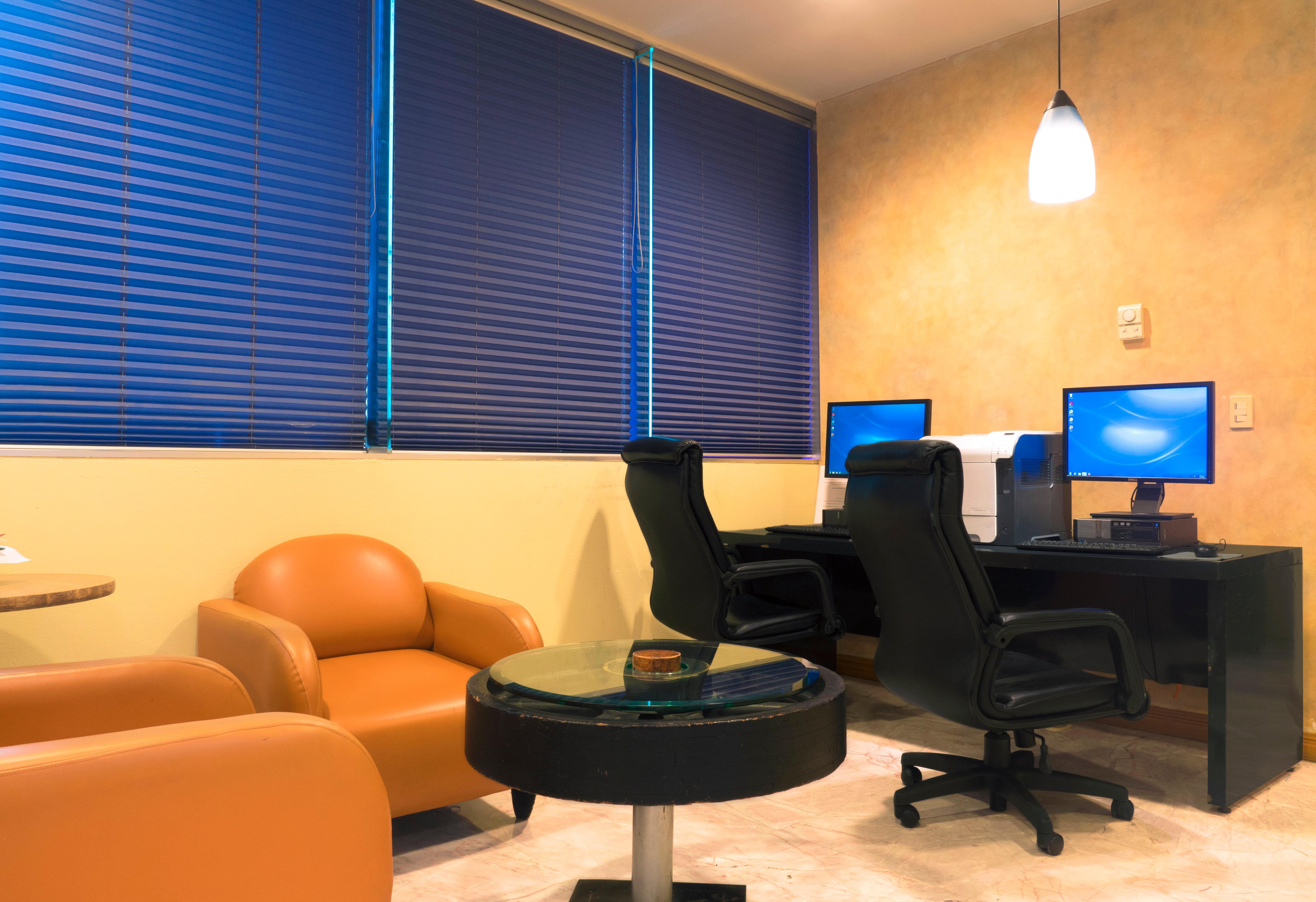 Holiday Inn Monterrey-Parque Fundidora By Ihg Exterior photo A business center at a hotel