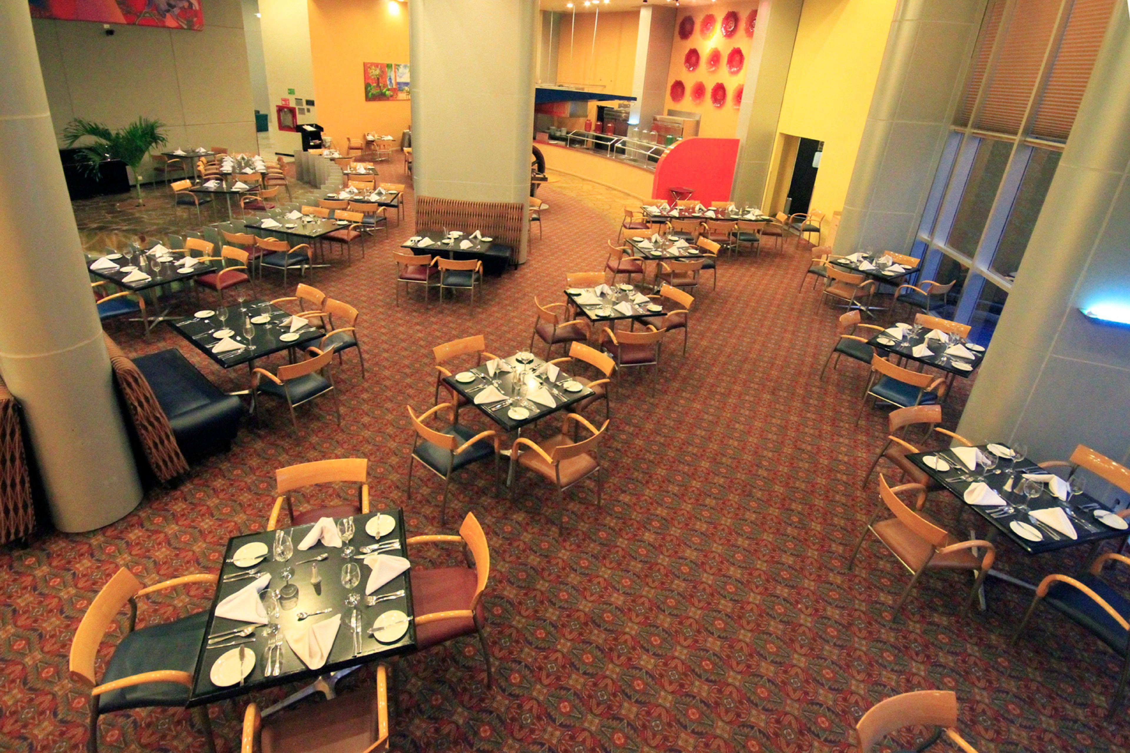 Holiday Inn Monterrey-Parque Fundidora By Ihg Exterior photo The restaurant