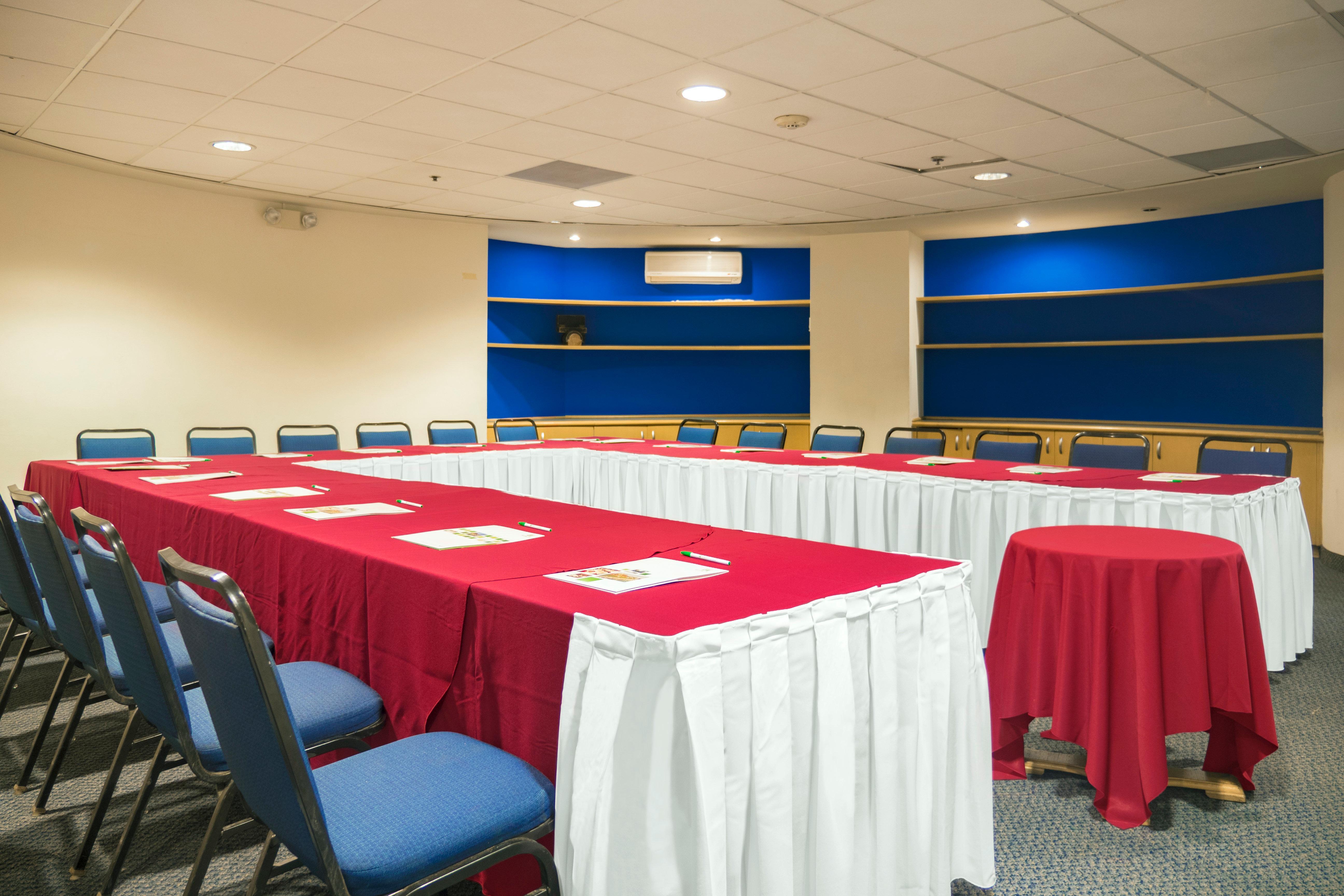 Holiday Inn Monterrey-Parque Fundidora By Ihg Exterior photo Meeting room