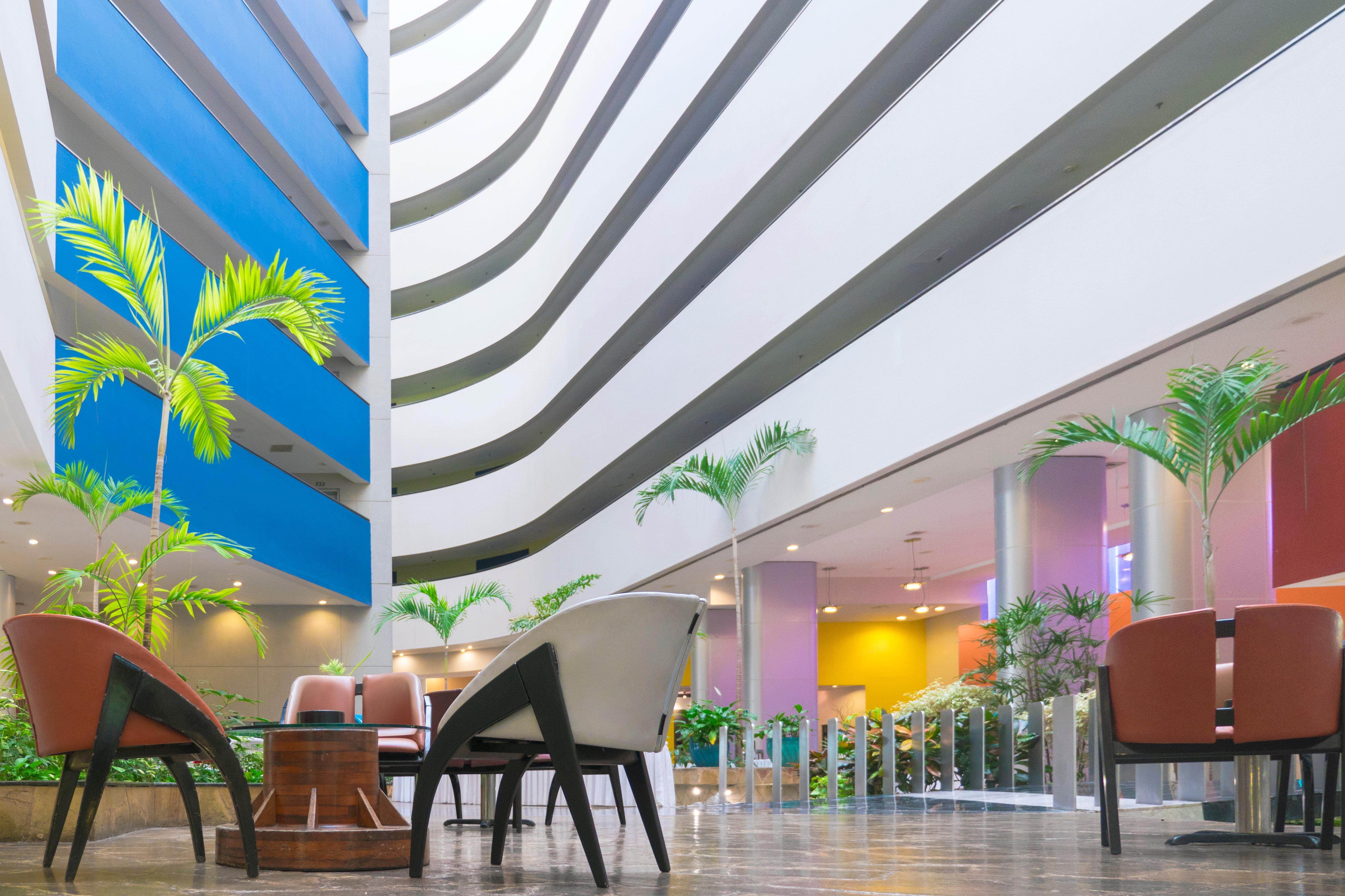 Holiday Inn Monterrey-Parque Fundidora By Ihg Exterior photo Lobby