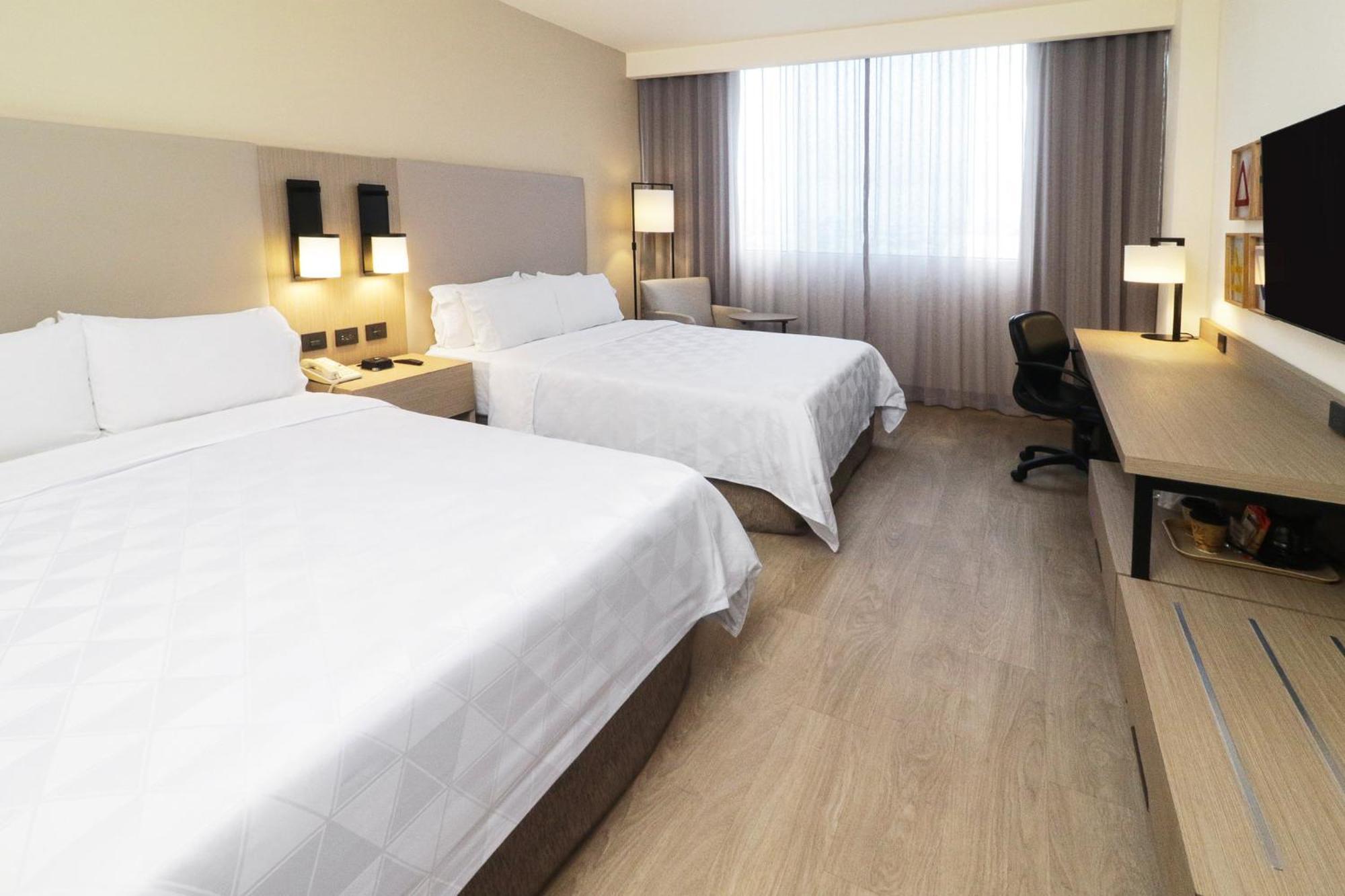 Holiday Inn Monterrey-Parque Fundidora By Ihg Exterior photo A room at the hotel